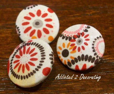 [fabric+covered+button+magnets+16.jpg]