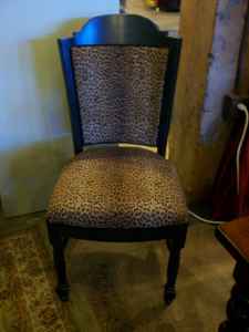 [leopard+print+chairs.jpg]