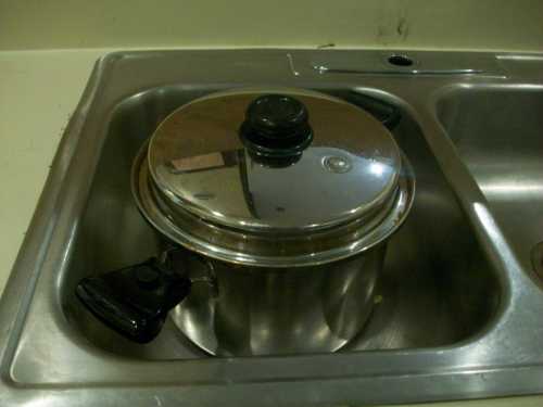 [sinks-old+sink+with+largest+pot+2.jpg]