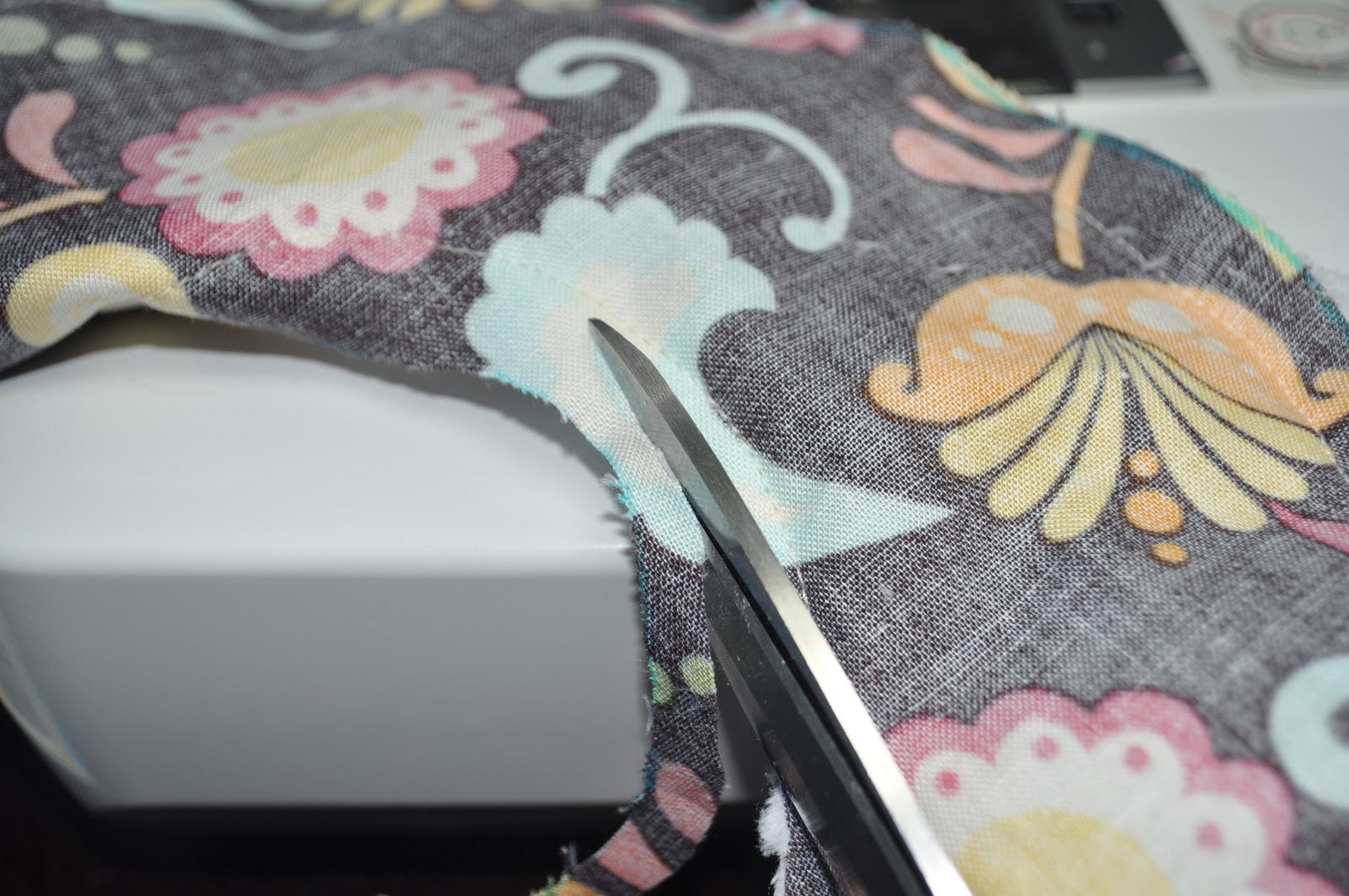 Darning Diva Toddler Travel Pillow Tutorial