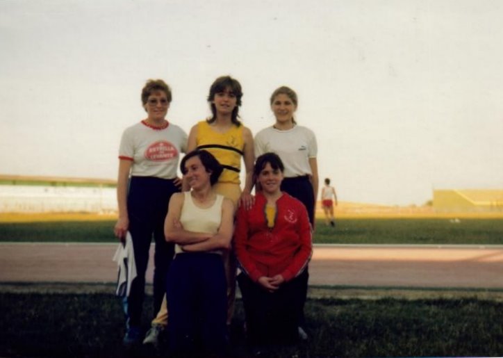 [Lina,Yolanda,Virginia,Pilar+y+Sonia+1985+Fuenlabrada.jpg]