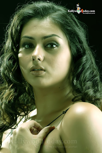Hot Tamil Actress Namitha Sweet Pictures