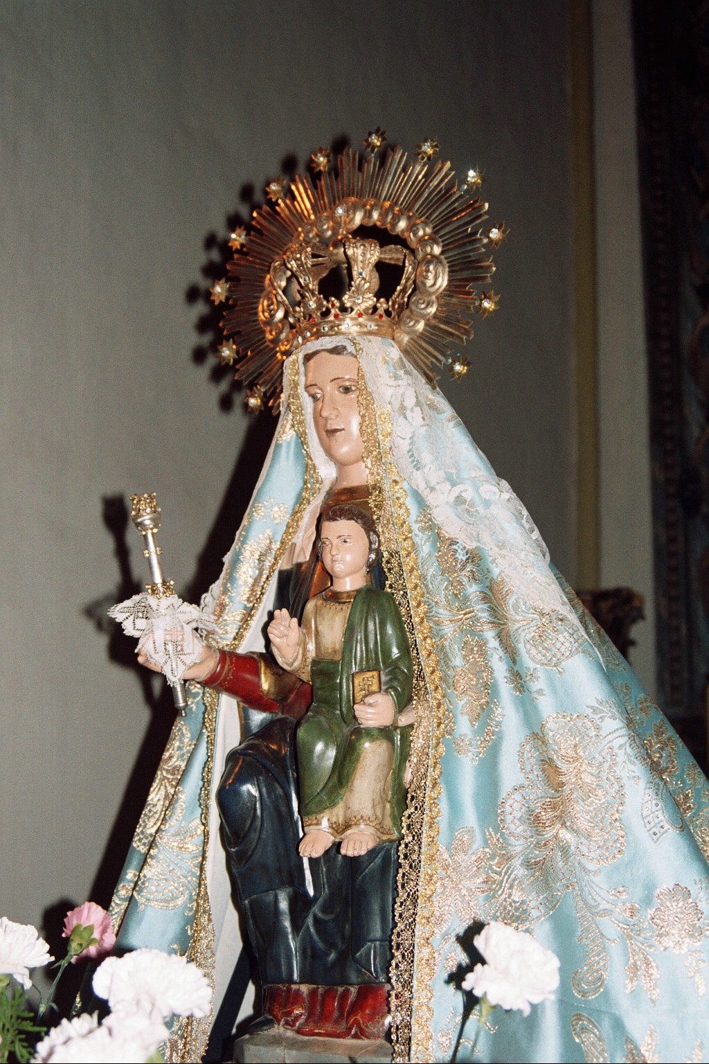 Virgen del Patrocinio: CON MANTO AZÚL CELESTE