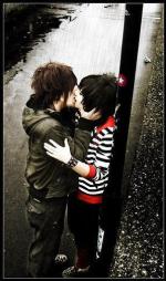[emokiss.jpg]