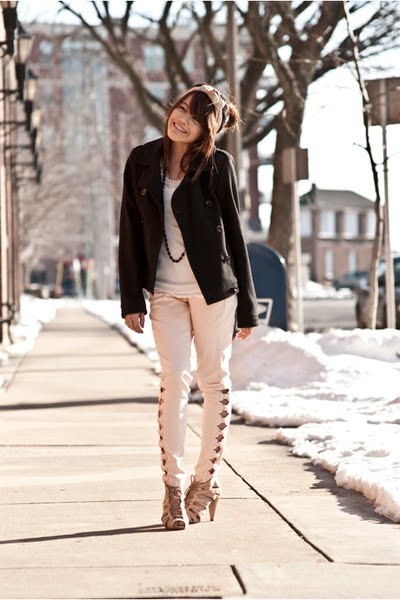 [black-gap-coat-pink-topshop-jeans-beige-topshop-shoes_400.jpg]