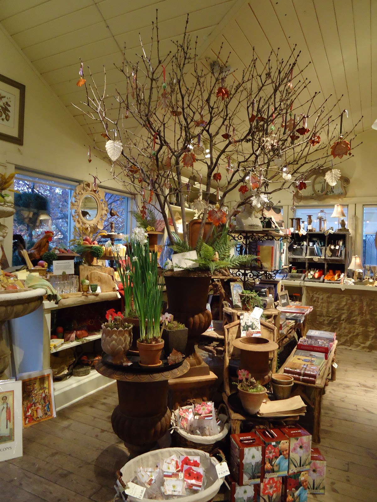 White Cottage Chic Christmas at Wellington a.k.a Heaven on Earth!