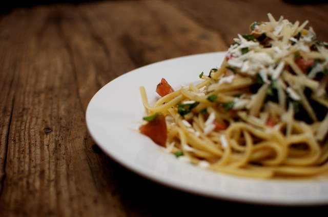 Fish and Veggies: Simple Linguine with Tomatoes