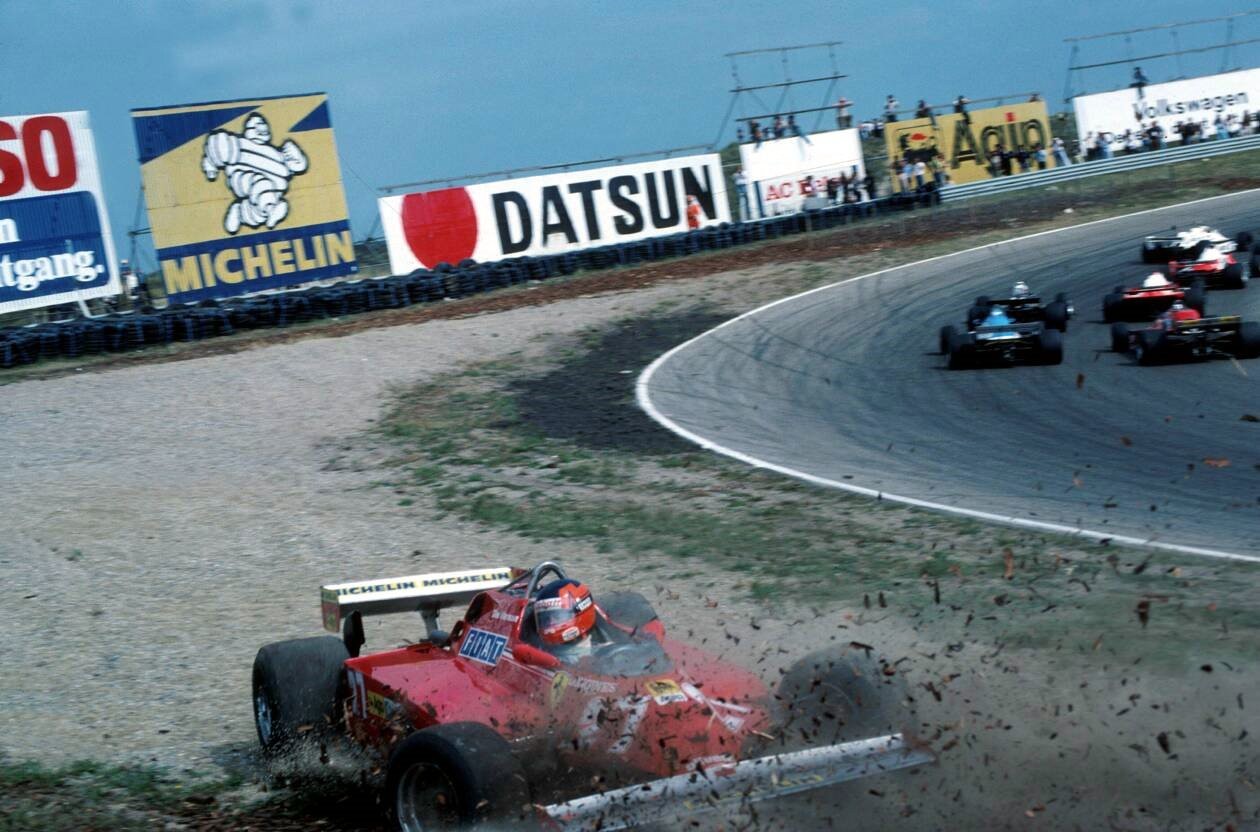 [Various002-1981-08-30-Zandwoort-G-Villenueve-Ferrari-126CK-Spins-Off-first-corner[1].jpg]
