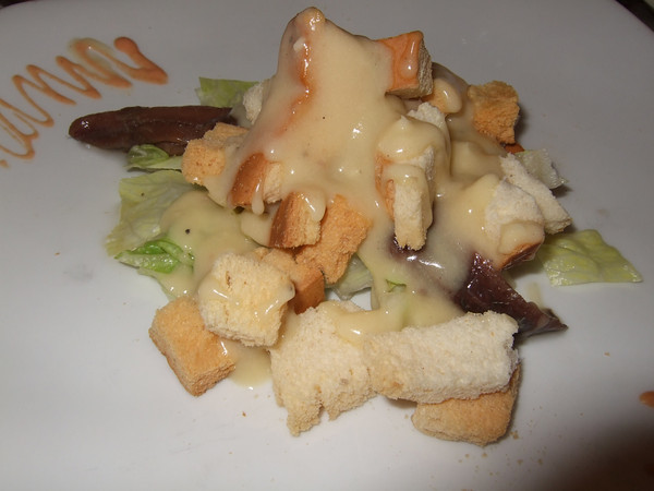 [370942384_yqwCd-M.jpg]