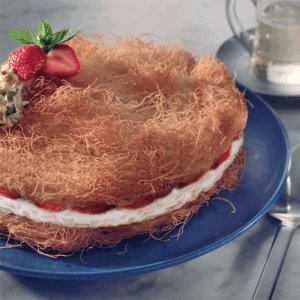 [Othmaliye+Bil-Kishta+and+Strawberry.jpg]
