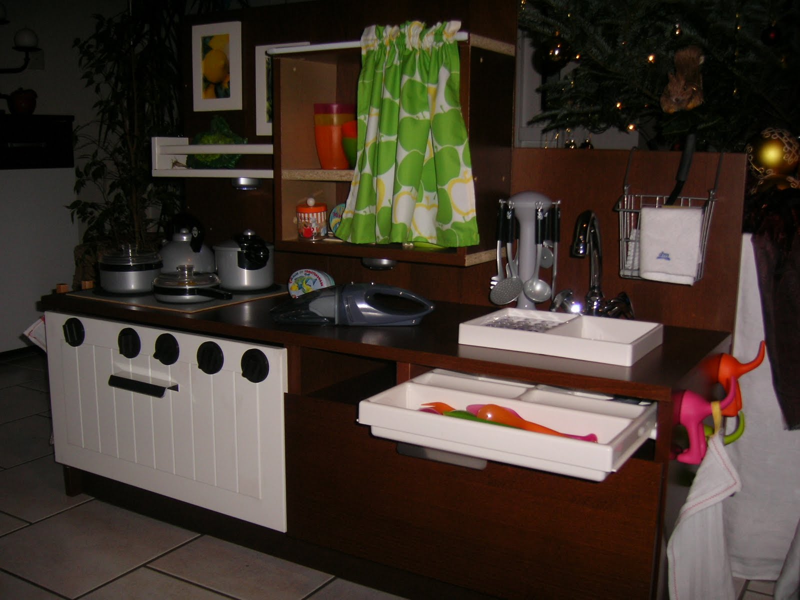 [100_3342-785080.JPG]