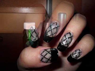 Trend black finger nails-1