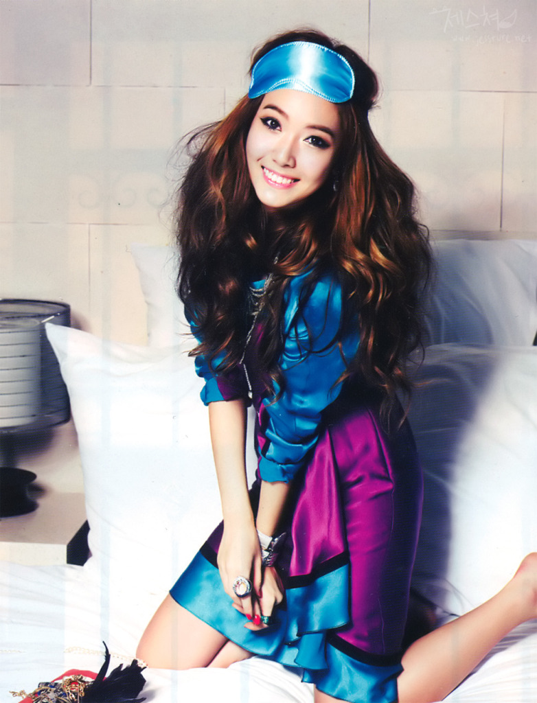 Голосовые от девушки. Пак ын кён/unistella. Хэри актриса корея. Пак девушек сообщения. Пак мин ён (park min young).