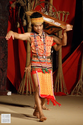 .: 15-12-2008 砂拉越文化村的表演艺人(伊班族 Iban)