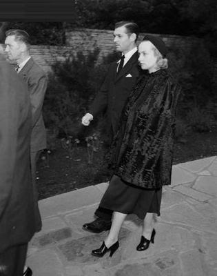 harlow funeral jean carole gable lombard clark hollywood death kirk wee heather stars died who chapel old celebrities young 1937