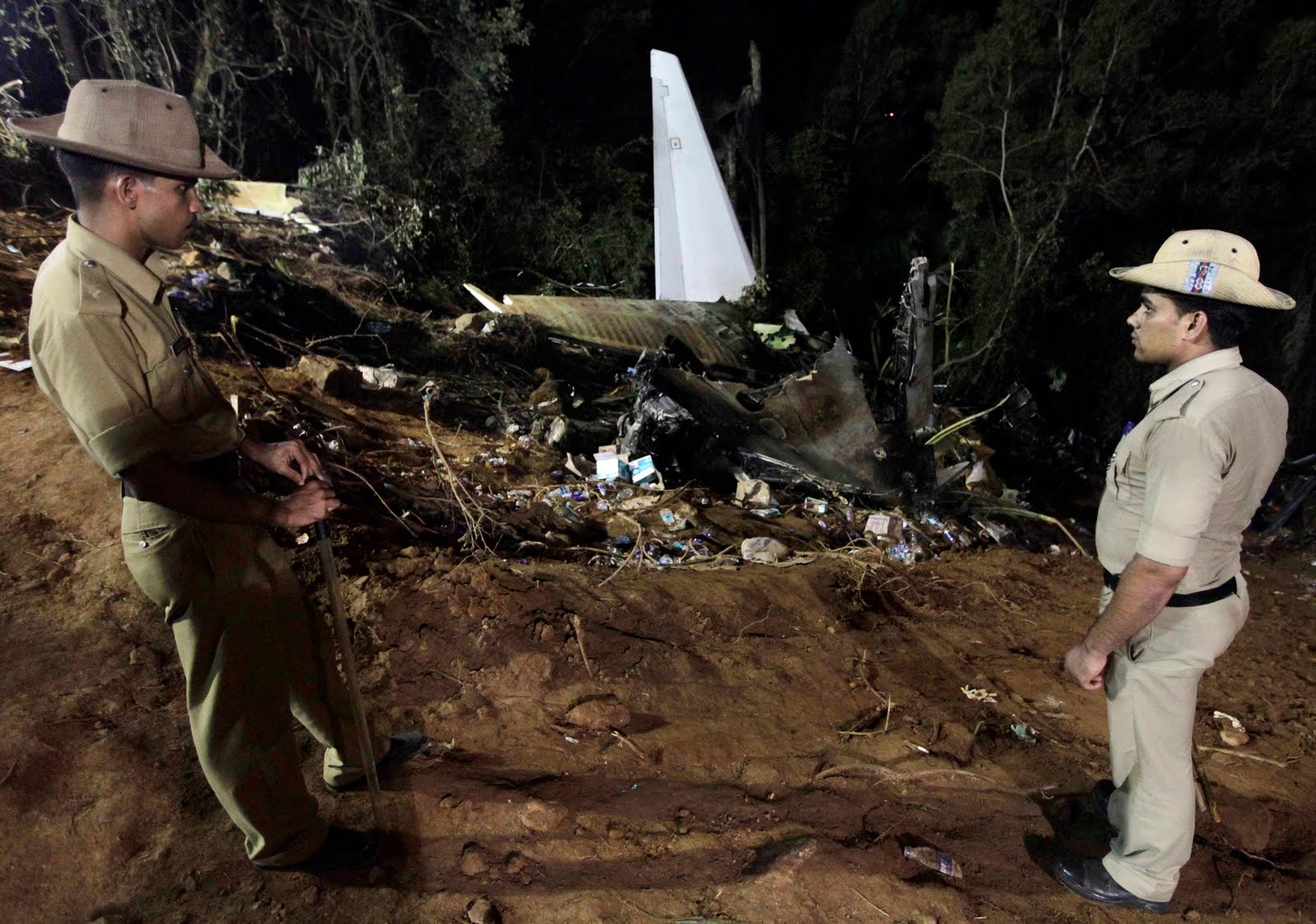 крушение рейса номер 7 фильм 1993. катастрофа boeing 747 в баграме фото. оренбург катастрофа ил 76. катастрофа boeing 737 под шарм-эш-шейхом. авиакатастрофа 2014 египет.