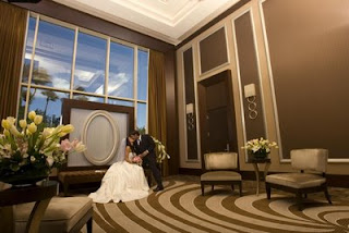 las-vegas-wedding-chapel-table-foyer