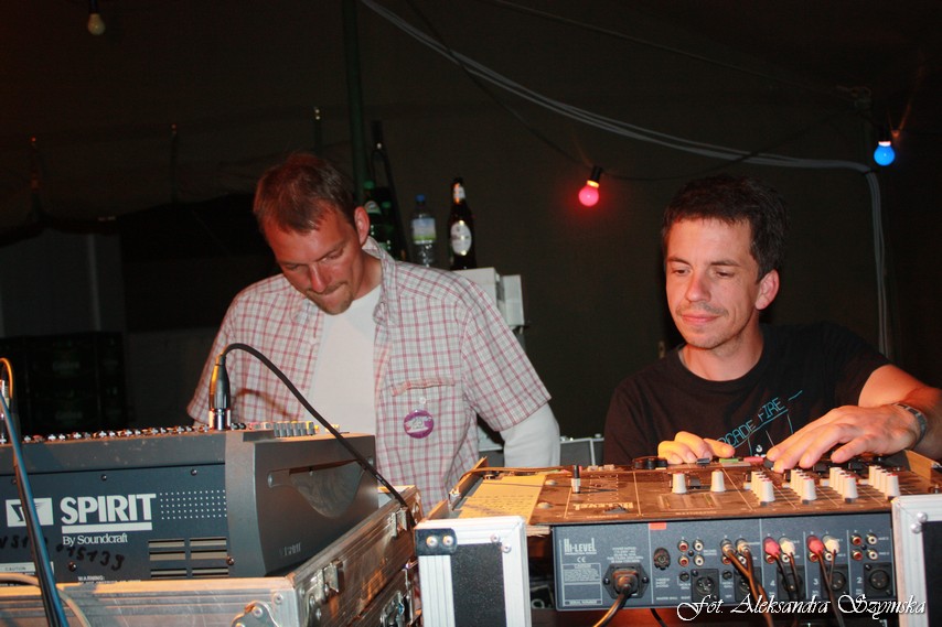 [2009-08-09_00248.jpg]