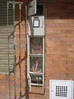 laelectricidadesmia2010-008-caja-para-medidores