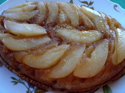 Mystery Lovers' Kitchen: Skillet Caramelized Pear Cake