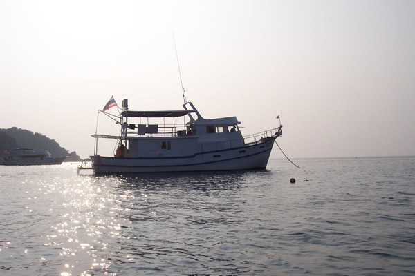 [f_boat_1.jpg]