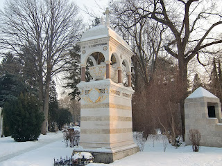 Zentralfriedhof (onemorehandbag)