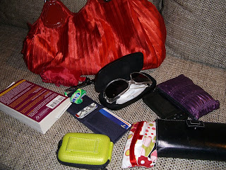 and what's in MY bag (onemorehandbag)
