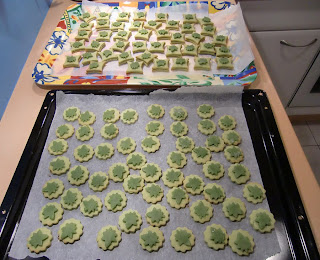 matcha cookies filled and plain (onemorehandbag)