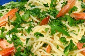 [esparguete+com+camarão+e+alho.jpg]