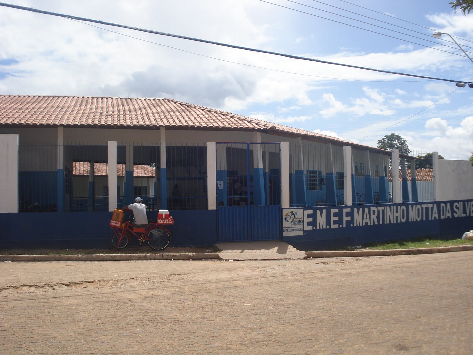 A Escola - ESCOLA MARTINHO MOTTA DA SILVEIRA