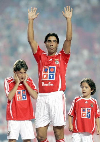 [rui-costa-se-presenta-con-el-benfica.jpg]