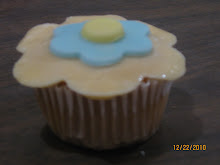 CUPCAKE CON FLOR DE FONDANT