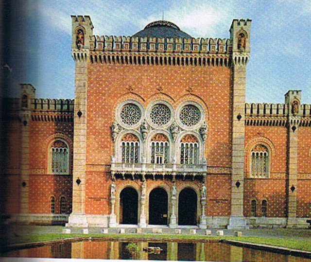 IN PUNTA DI PIEDIRosy L'architettura del secondo Ottocento