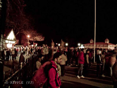Posted by Ripple (VJ) on PHOTO JOURNEY @ www.travellingcamera.com : Youngsters Celebrating on New Year Eve @ Shimla, Himachal Pradesh: New Year Eve is considered as special time for celebrations. In modern times New Year Eve is celebrated with parties and social gatherings spanning the transition of the year at midnight. Here are few Photogrpahs of such gatherings on Ridge in Shimla....:ripple, Vijay Kumar Sharma, ripple4photography, Frozen Moments, photographs, Photography, ripple (VJ), VJ, Ripple (VJ) Photography, Capture Present for Future, Freeze Present for Future, ripple (VJ) Photographs , VJ Photographs, Ripple (VJ) Photography : All these Photographs have been shot without Tripod.... Again a view of Ridge, Shimla during 11:00 PM on 31st December, 2009... 