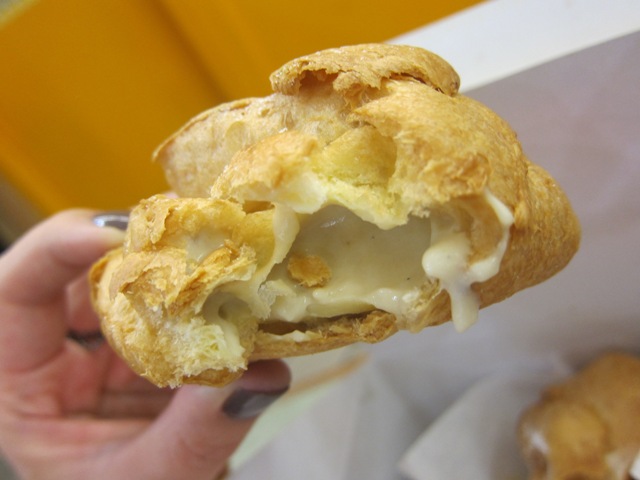 Beard Papa's Cream Puffs - Food Junkie Chronicles