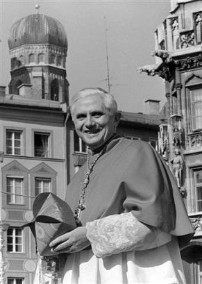 [Ratzinger_3.jpg]