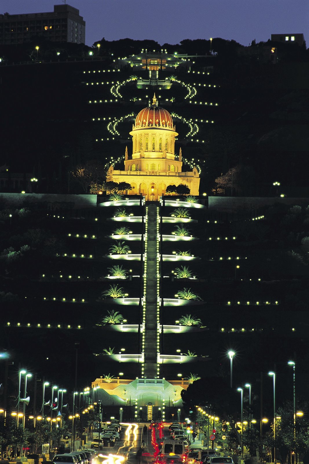 [642_00_ShrineOfTheBabFromBenGurionAve.jpg]