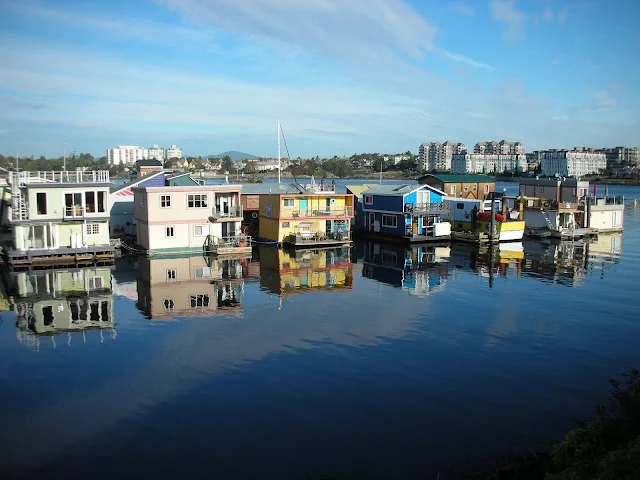 Houseboats in Victoria
