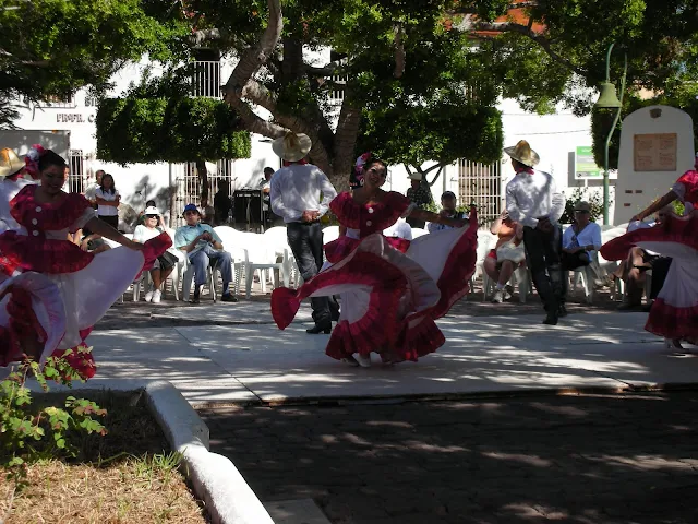 mexican dancing