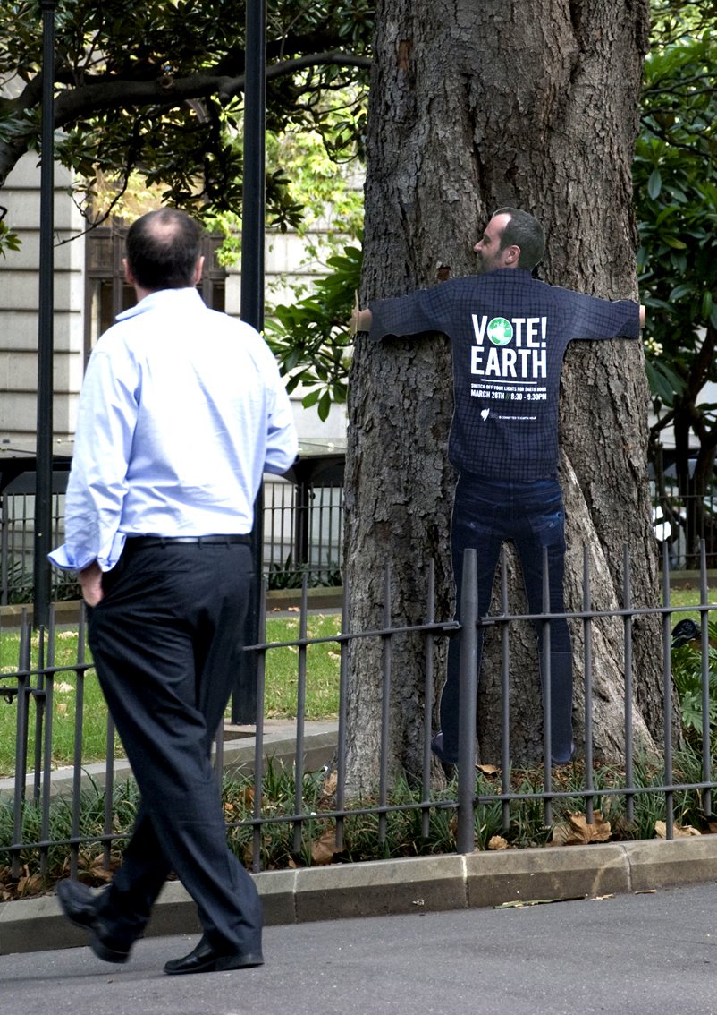 [20515_TreeHugger_2.jpg]