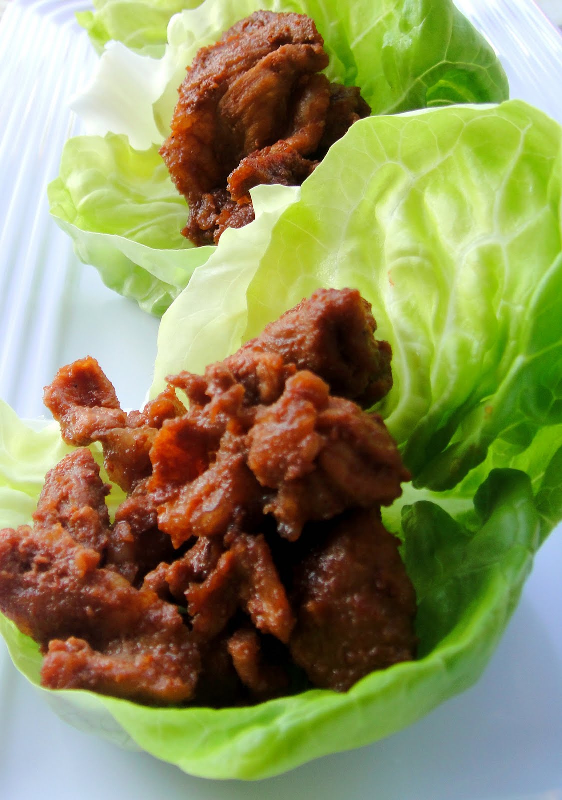 Healthy and Gourmet: Lettuce Wraps with Sriracha-Honey Beef