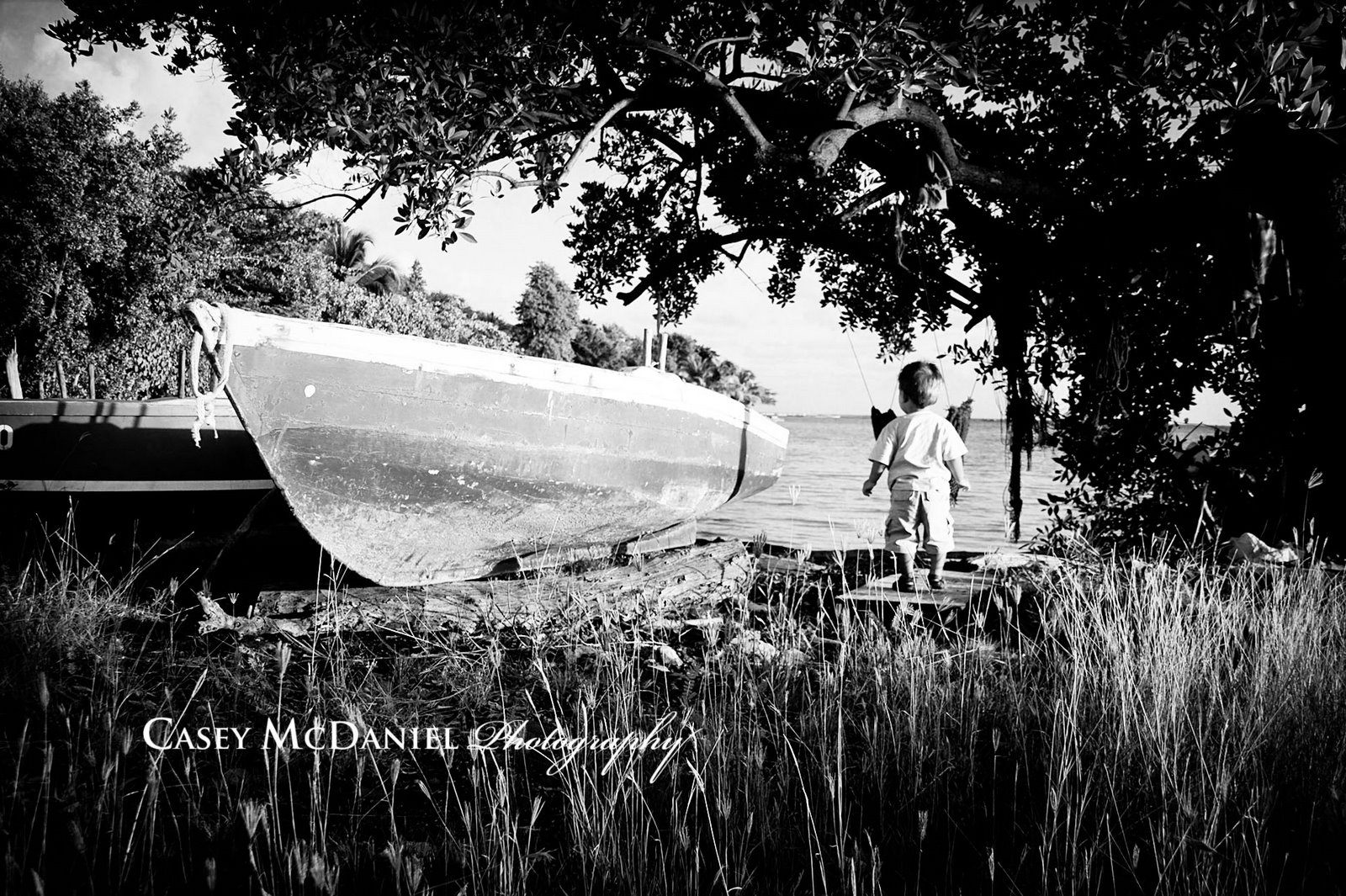 [Jack+and+the+boats-+fnc+burnt+edges+BW+beauty+watermark.jpg]