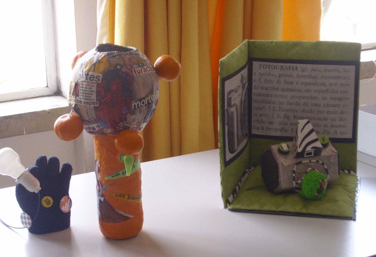 [EXPBIB+RETRATO+OVAL2.jpg]