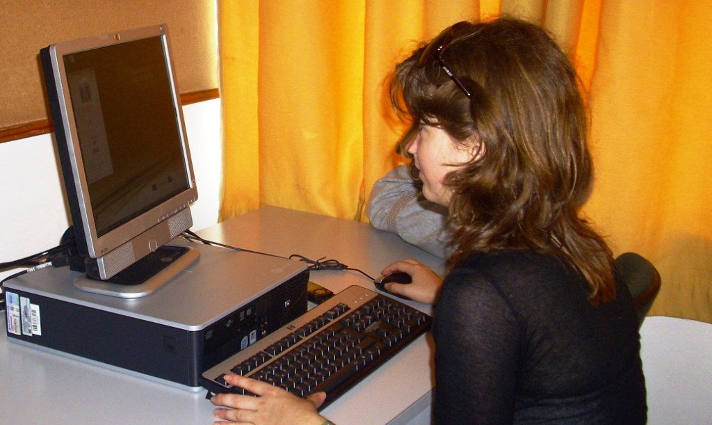 [AlunaComputadorSet09+112.jpg]