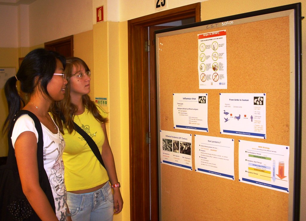 [Alunas11ºExpositorGripeASet09+110.jpg]