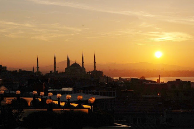 Crepúsculo vespertino en Istambul. Turquía.
