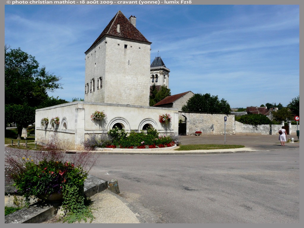 Le donjon de Cravant, un patrimoine médiéval et carcéral Criminocorpus