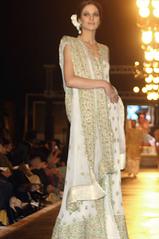 Mehdi Collection at Bridal Couture Week 2010 : Styling Fashion