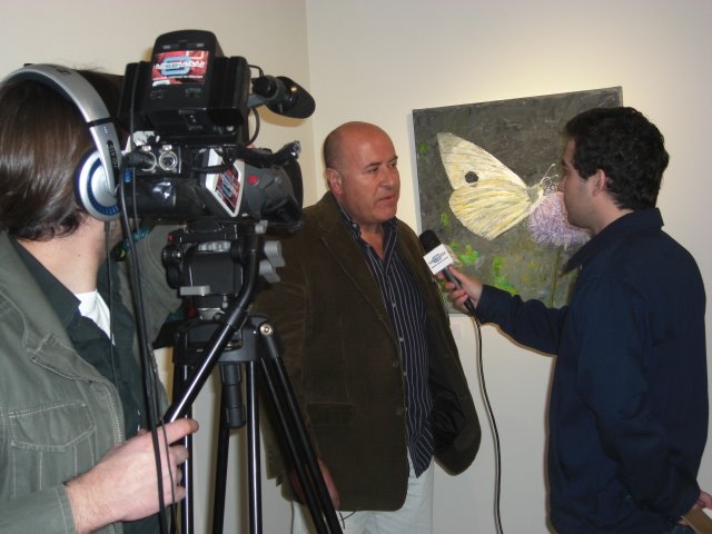 The Artist Antonio Dulcídio giving an interview to TV