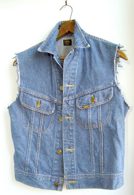 Vintage Lee sleveless jean jacket - Black Dove Vintage Montreal Blog Shop